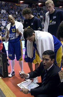 DE PABLOS: «LA FIBA ESTÁ A AÑOS LUZ DE LA ACB EN ORGANIZACIÓN Y ARBITRAJE»