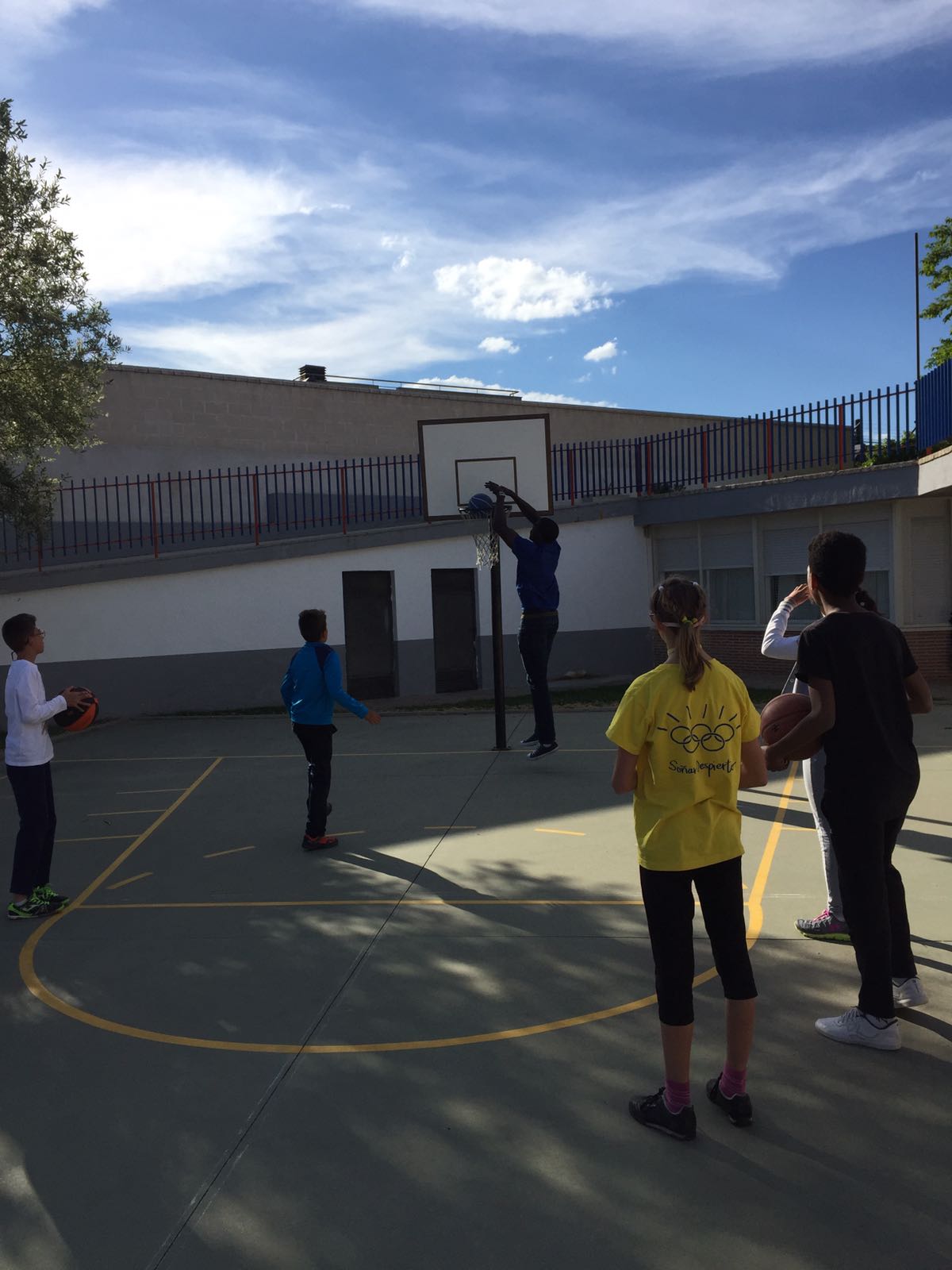 El programa DXT para la vida acerca los valores del deporte a los menores acogidos en la Residencia Villa Paz