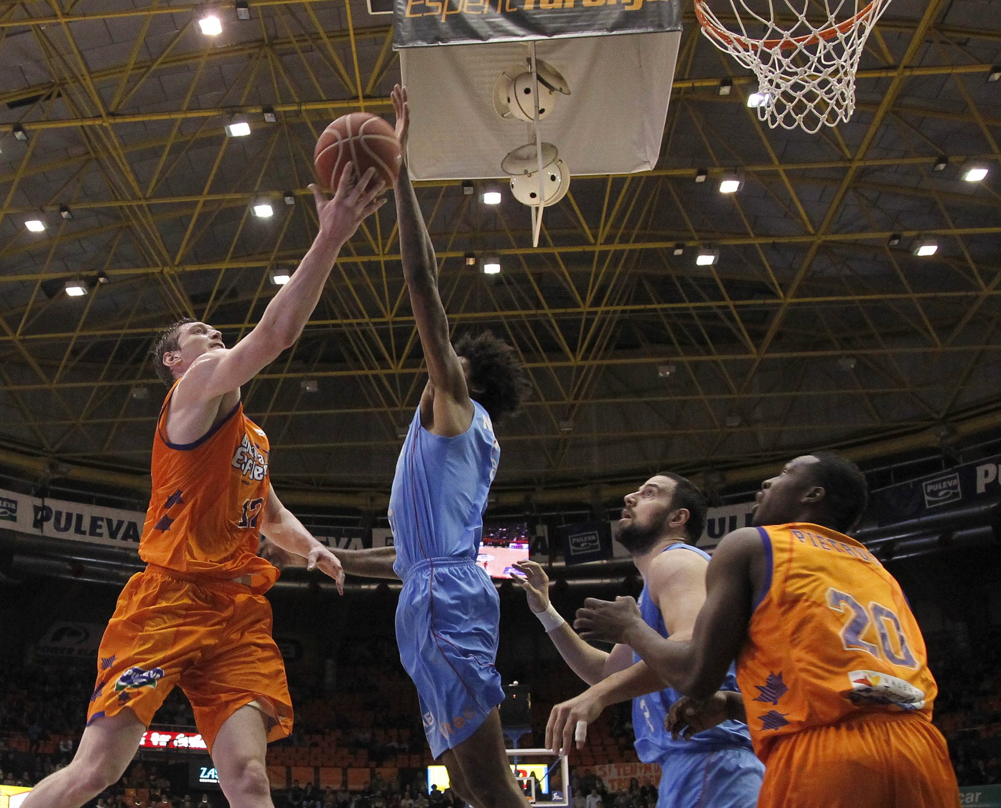 Valencia Basket no se dejó remontar el duelo de la intensidad (81-71)