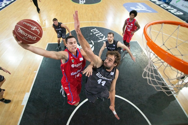 Bilbao Basket supo llevar el ritmo del duelo de los nervios  (72-55)