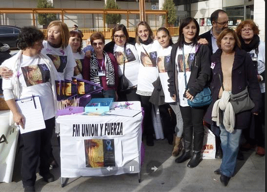 Recogida de firmas en apoyo a los pacientes de Fibromialgia y síndrome de Fatiga Crónica en el partido