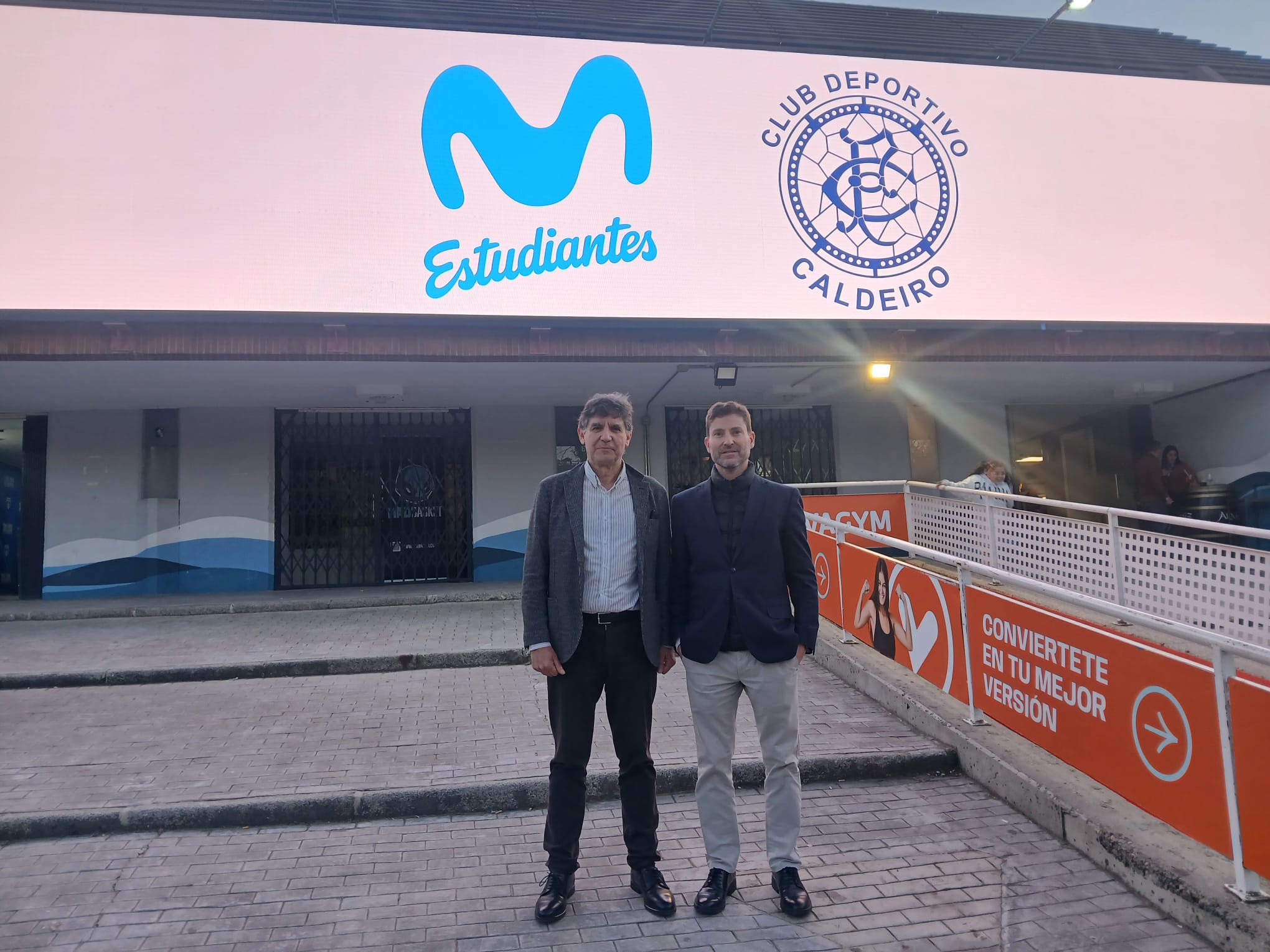 Movistar Estudiantes y el Club Deportivo Caldeiro firman un acuerdo de colaboración para impulsar la formación